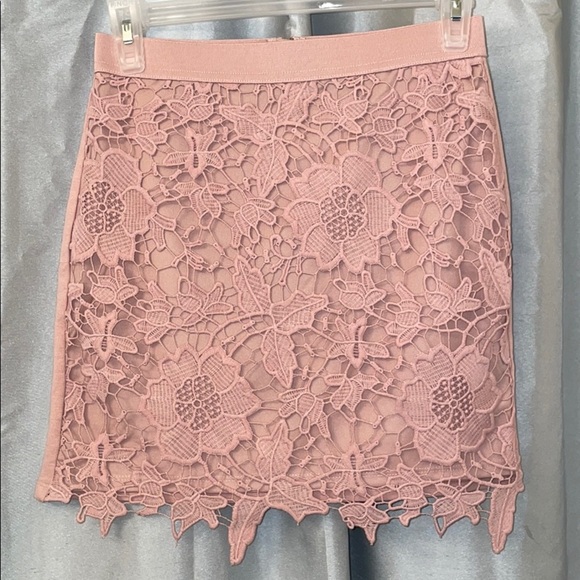 American Eagle Outfitters Dresses & Skirts - NWT BLUSH PINK AMERICAN EAGLE SKIRT